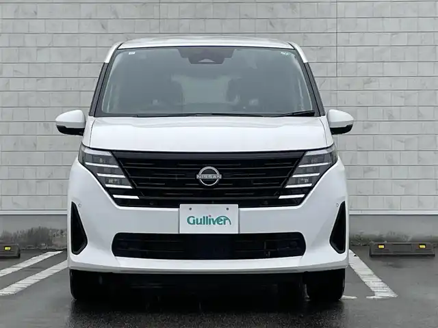 日産 セレナ X 宮崎県 2023(令5)年 0.5万km ホワイト 純正SDナビ/（AM/FM/BT)/フルセグTV/ステアリングスイッチ/プロパイロッド/パドルシフト/アイドリングストップ/プッシュスタート/ETC