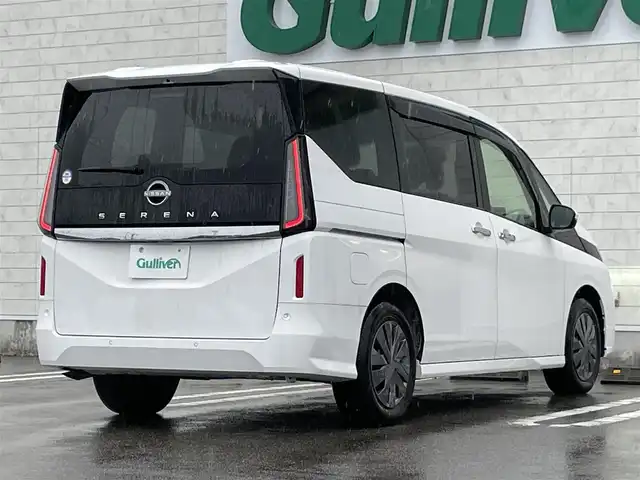 日産 セレナ X 宮崎県 2023(令5)年 0.5万km ホワイト 純正SDナビ/（AM/FM/BT)/フルセグTV/ステアリングスイッチ/プロパイロッド/パドルシフト/アイドリングストップ/プッシュスタート/ETC