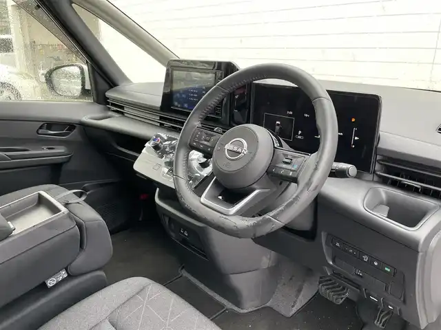日産 セレナ X 宮崎県 2023(令5)年 0.5万km ホワイト 純正SDナビ/（AM/FM/BT)/フルセグTV/ステアリングスイッチ/プロパイロッド/パドルシフト/アイドリングストップ/プッシュスタート/ETC