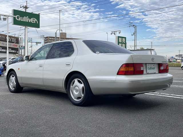 トヨタ セルシオ Cタイプ 徳島県 1998(平10)年 13.1万km ホワイトパールマイカ GPS　VOICEナビ/ETC/D・N席パワーシート/D・N席シートヒーター/合皮シート/純正16インチアルミホイール/キセノンヘッドライト/前後ドライブレコーダー/純正フロアマット/電動リアゲート/リモコンキー/取扱説明書/新車時保証書