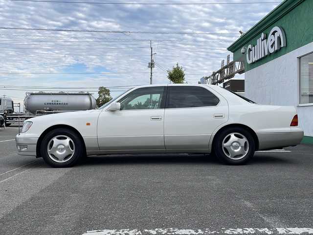 トヨタ セルシオ Cタイプ 徳島県 1998(平10)年 13.1万km ホワイトパールマイカ GPS　VOICEナビ/ETC/D・N席パワーシート/D・N席シートヒーター/合皮シート/純正16インチアルミホイール/キセノンヘッドライト/前後ドライブレコーダー/純正フロアマット/電動リアゲート/リモコンキー/取扱説明書/新車時保証書