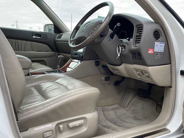 トヨタ セルシオ Cタイプ 徳島県 1998(平10)年 13.1万km ホワイトパールマイカ GPS　VOICEナビ/ETC/D・N席パワーシート/D・N席シートヒーター/合皮シート/純正16インチアルミホイール/キセノンヘッドライト/前後ドライブレコーダー/純正フロアマット/電動リアゲート/リモコンキー/取扱説明書/新車時保証書