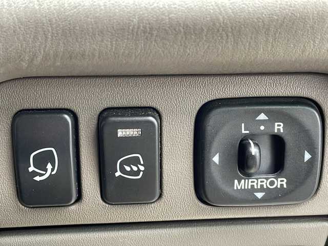 トヨタ セルシオ Cタイプ 徳島県 1998(平10)年 13.1万km ホワイトパールマイカ GPS　VOICEナビ/ETC/D・N席パワーシート/D・N席シートヒーター/合皮シート/純正16インチアルミホイール/キセノンヘッドライト/前後ドライブレコーダー/純正フロアマット/電動リアゲート/リモコンキー/取扱説明書/新車時保証書