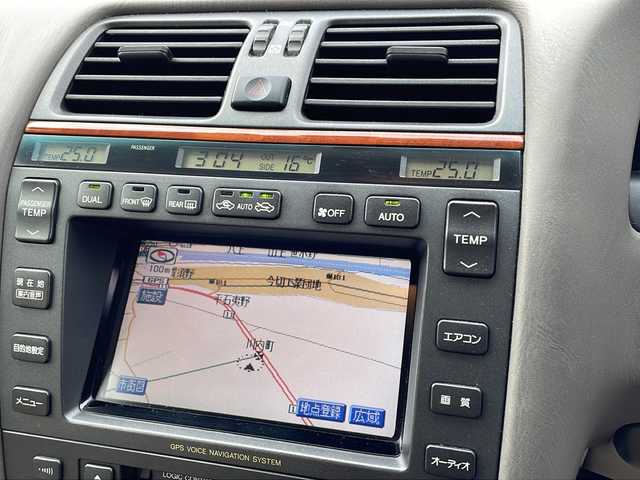 トヨタ セルシオ Cタイプ 徳島県 1998(平10)年 13.1万km ホワイトパールマイカ GPS　VOICEナビ/ETC/D・N席パワーシート/D・N席シートヒーター/合皮シート/純正16インチアルミホイール/キセノンヘッドライト/前後ドライブレコーダー/純正フロアマット/電動リアゲート/リモコンキー/取扱説明書/新車時保証書