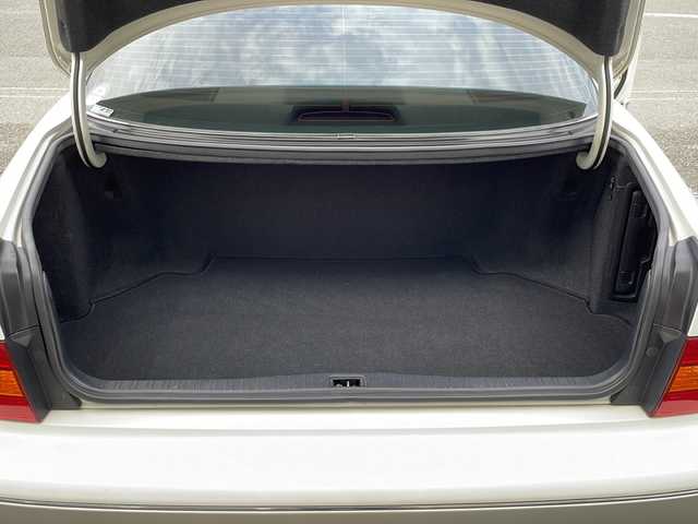 トヨタ セルシオ Cタイプ 徳島県 1998(平10)年 13.1万km ホワイトパールマイカ GPS　VOICEナビ/ETC/D・N席パワーシート/D・N席シートヒーター/合皮シート/純正16インチアルミホイール/キセノンヘッドライト/前後ドライブレコーダー/純正フロアマット/電動リアゲート/リモコンキー/取扱説明書/新車時保証書