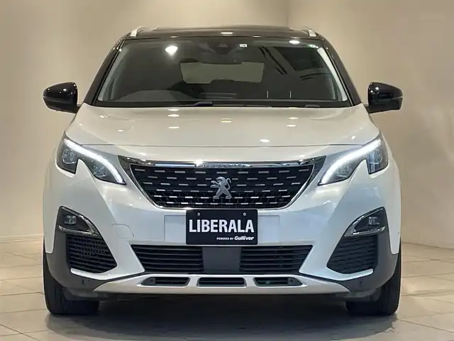 プジョー ３００８ ブルー HDi スペシャルED 愛知県 2018(平30)年 4.6万km パール パノラミックスライディングルーフ　/純正ディスプレイオーディオ　/バックカメラ　/サイドカメラ　/Ｂｌｕｅｔｏｏｔｈ　/ミラーリンク　/ワイヤレスチャージ　/ＡＣＣ　/ＬＫＡ　/ＢＳＭ　/インテリジェントセーフティー　/ＥＴＣ/インテリジェントオートライト/パーキングセンサー/ハーフレザー/パワーバックドア/プッシュスタート/アイドリングストップ