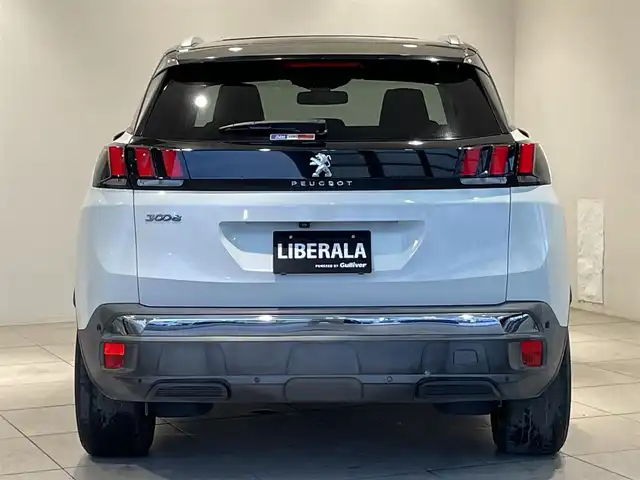 プジョー ３００８ ブルー HDi スペシャルED 愛知県 2018(平30)年 4.6万km パール パノラミックスライディングルーフ　/純正ディスプレイオーディオ　/バックカメラ　/サイドカメラ　/Ｂｌｕｅｔｏｏｔｈ　/ミラーリンク　/ワイヤレスチャージ　/ＡＣＣ　/ＬＫＡ　/ＢＳＭ　/インテリジェントセーフティー　/ＥＴＣ/インテリジェントオートライト/パーキングセンサー/ハーフレザー/パワーバックドア/プッシュスタート/アイドリングストップ