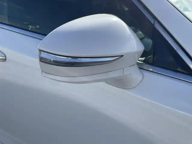 トヨタ クラウン ハイブリッド アスリートS 東京都 2013(平25)年 12.6万km ホワイトパールクリスタルシャイン (株)IDOMが運営する【じしゃロン昭島店】の自社ローン対象車両になります。こちらは現金ご利用時の価格です。自社ローンご希望の方は別途その旨お申付け下さい。					純正8インチナビ/パワーシート/シートヒーター/クルーズコントロール/ETC/ドライブレコーダー/ステアリングヒーター/DVD/フルセグTV/オートライト/フォグランプ/純正アルミホイール/バックカメラ/純正フロアマット/カーテンエアバック/禁煙車