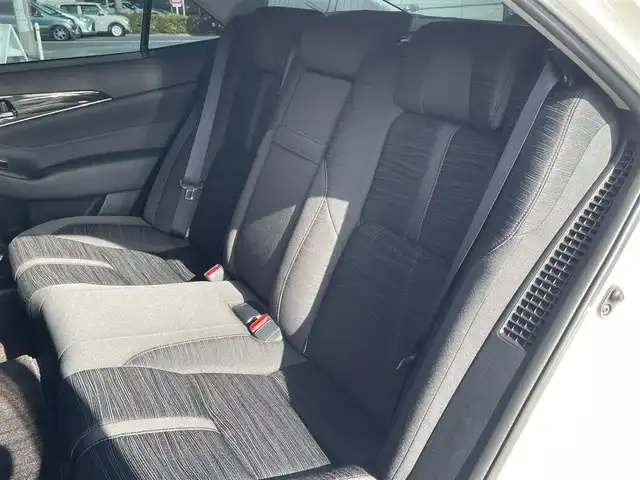 トヨタ クラウン ハイブリッド アスリートS 東京都 2013(平25)年 12.6万km ホワイトパールクリスタルシャイン (株)IDOMが運営する【じしゃロン昭島店】の自社ローン対象車両になります。こちらは現金ご利用時の価格です。自社ローンご希望の方は別途その旨お申付け下さい。					純正8インチナビ/パワーシート/シートヒーター/クルーズコントロール/ETC/ドライブレコーダー/ステアリングヒーター/DVD/フルセグTV/オートライト/フォグランプ/純正アルミホイール/バックカメラ/純正フロアマット/カーテンエアバック/禁煙車