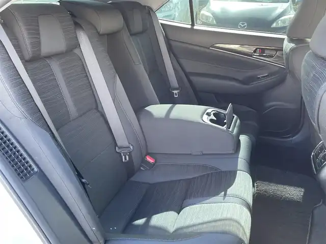 トヨタ クラウン ハイブリッド アスリートS 東京都 2013(平25)年 12.6万km ホワイトパールクリスタルシャイン (株)IDOMが運営する【じしゃロン昭島店】の自社ローン対象車両になります。こちらは現金ご利用時の価格です。自社ローンご希望の方は別途その旨お申付け下さい。					純正8インチナビ/パワーシート/シートヒーター/クルーズコントロール/ETC/ドライブレコーダー/ステアリングヒーター/DVD/フルセグTV/オートライト/フォグランプ/純正アルミホイール/バックカメラ/純正フロアマット/カーテンエアバック/禁煙車