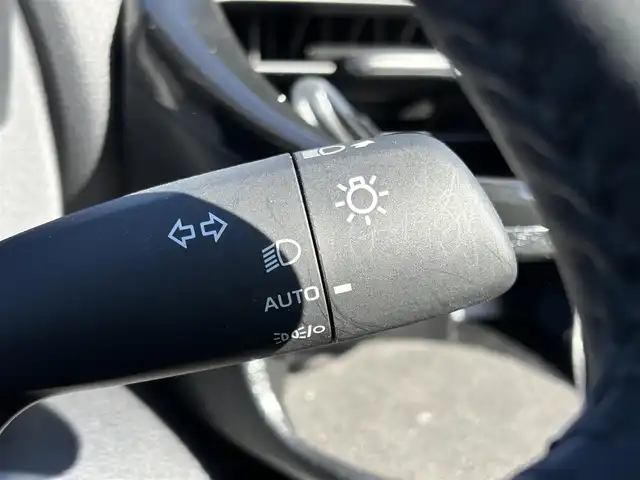 トヨタ ヤリスクロス ハイブリッド Z 大分県 2024(令6)年 0.2万km マッシブグレー ・ナビ(USB/Miracast)/・全方位カメラ/・フルセグテレビ/・プリクラッシュセーフティ/・ブラインドスポットモニター/・レーダークルーズコントロール/・オートハイビーム/・ステアリングヒーター/・ETC2.0/・運転席パワーシート/・シートヒーター/・ブレーキホールド/・スマートキー/・プッシュスタートボタン/・純正アルミホイール