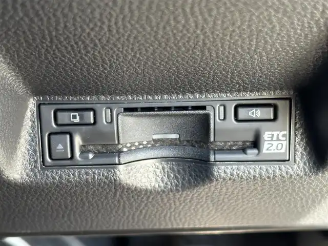 トヨタ ヤリスクロス ハイブリッド Z 大分県 2024(令6)年 0.2万km マッシブグレー ・ナビ(USB/Miracast)/・全方位カメラ/・フルセグテレビ/・プリクラッシュセーフティ/・ブラインドスポットモニター/・レーダークルーズコントロール/・オートハイビーム/・ステアリングヒーター/・ETC2.0/・運転席パワーシート/・シートヒーター/・ブレーキホールド/・スマートキー/・プッシュスタートボタン/・純正アルミホイール