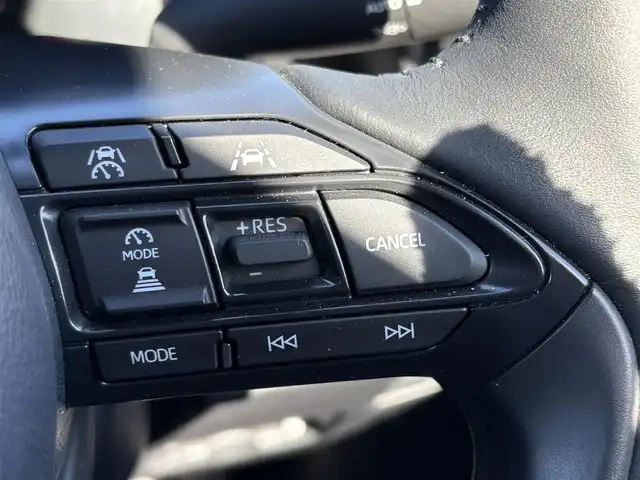 トヨタ ヤリスクロス ハイブリッド Z 大分県 2024(令6)年 0.2万km マッシブグレー ・ナビ(USB/Miracast)/・全方位カメラ/・フルセグテレビ/・プリクラッシュセーフティ/・ブラインドスポットモニター/・レーダークルーズコントロール/・オートハイビーム/・ステアリングヒーター/・ETC2.0/・運転席パワーシート/・シートヒーター/・ブレーキホールド/・スマートキー/・プッシュスタートボタン/・純正アルミホイール