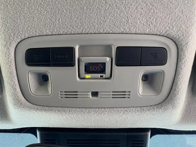 トヨタ ヤリスクロス ハイブリッド Z 大分県 2024(令6)年 0.2万km マッシブグレー ・ナビ(USB/Miracast)/・全方位カメラ/・フルセグテレビ/・プリクラッシュセーフティ/・ブラインドスポットモニター/・レーダークルーズコントロール/・オートハイビーム/・ステアリングヒーター/・ETC2.0/・運転席パワーシート/・シートヒーター/・ブレーキホールド/・スマートキー/・プッシュスタートボタン/・純正アルミホイール