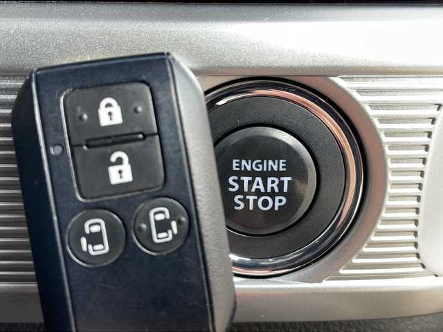 マツダ フレアワゴン カスタムスタイル ハイブリッド XS 山口県 2018(平30)年 4万km ブルーイッシュブラックパール3 社外SDナビ【KXM-E503V】/・フルセグTV/・Bluetooth/・AM/FM/・CD/DVD/・SD/・USB／iPod/両側パワースライドドア/ドライブレコーダー/ETC/バックカメラ/プッシュスタート/スマートキー(スペアキー有）/シートヒーター/ルーフサーキュレーター/後席ロールサンシェード/LEDヘッドライト/LEDフォグランプ/電動格納ウィンカーミラー/純正15インチアルミホイール/ベンチシート/助手席シートアンダートレー/取扱説明書/メンテナンスノート/ナビ取扱説明書/安全装備/・デュアルセンサーブレーキサポート /・誤発進抑制機能/・後退時ブレーキサポート/・誤発進抑制機能/・車線逸脱警報機能/・ふらつき警報機能/・先行車発進お知らせ機能/・ハイビームアシスト機能/・リアパーキングセンサー