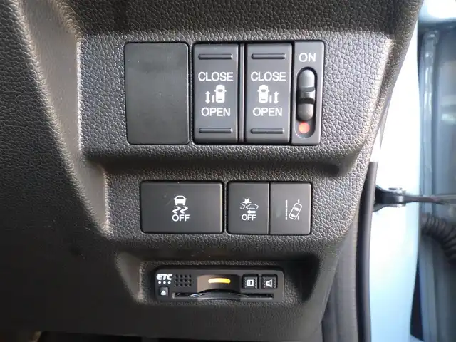 ホンダ フリード＋ クロスター ホンダセンシング 千葉県 2020(令2)年 4.9万km シーグラスブルーパール ホンダセンシング/・衝突軽減ブレーキ（CMBS）/・車線維持支援システム（LKAS）/・アダプティブクルーズコントロール（ACC）/・後方誤発進抑制機能/・誤発進抑制機能/両側パワースライドドア/ハーフレザーシート/純正メモリーナビ/地デジTV/【DVD/CD再生機能　Bluetooth接続】/バックカメラ/ドライブレコーダー（前後撮影）/革巻きステアリング/ETC/LEDヘッドライト/フォグライト/ウインカーミラー/リアコーナーセンサー/純正15インチアルミホイル/Honda スマートキー