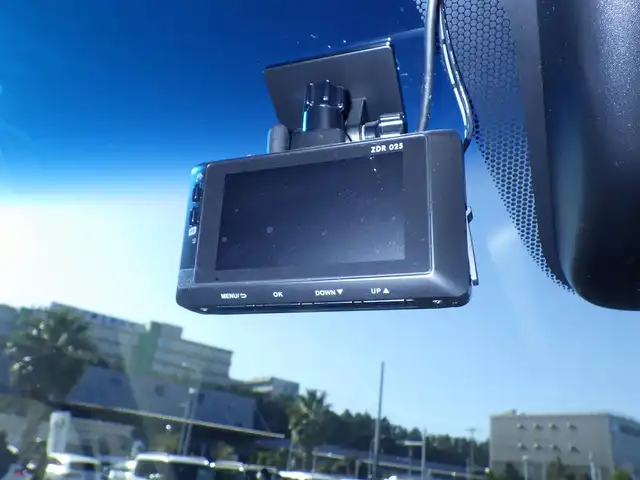 ホンダ フリード＋ クロスター ホンダセンシング 千葉県 2020(令2)年 4.9万km シーグラスブルーパール ホンダセンシング/・衝突軽減ブレーキ（CMBS）/・車線維持支援システム（LKAS）/・アダプティブクルーズコントロール（ACC）/・後方誤発進抑制機能/・誤発進抑制機能/両側パワースライドドア/ハーフレザーシート/純正メモリーナビ/地デジTV/【DVD/CD再生機能　Bluetooth接続】/バックカメラ/ドライブレコーダー（前後撮影）/革巻きステアリング/ETC/LEDヘッドライト/フォグライト/ウインカーミラー/リアコーナーセンサー/純正15インチアルミホイル/Honda スマートキー