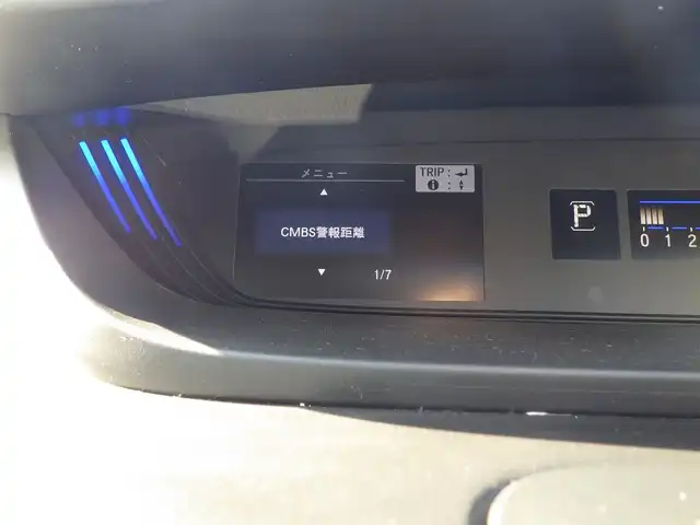 ホンダ フリード＋ クロスター ホンダセンシング 千葉県 2020(令2)年 4.9万km シーグラスブルーパール ホンダセンシング/・衝突軽減ブレーキ（CMBS）/・車線維持支援システム（LKAS）/・アダプティブクルーズコントロール（ACC）/・後方誤発進抑制機能/・誤発進抑制機能/両側パワースライドドア/ハーフレザーシート/純正メモリーナビ/地デジTV/【DVD/CD再生機能　Bluetooth接続】/バックカメラ/ドライブレコーダー（前後撮影）/革巻きステアリング/ETC/LEDヘッドライト/フォグライト/ウインカーミラー/リアコーナーセンサー/純正15インチアルミホイル/Honda スマートキー