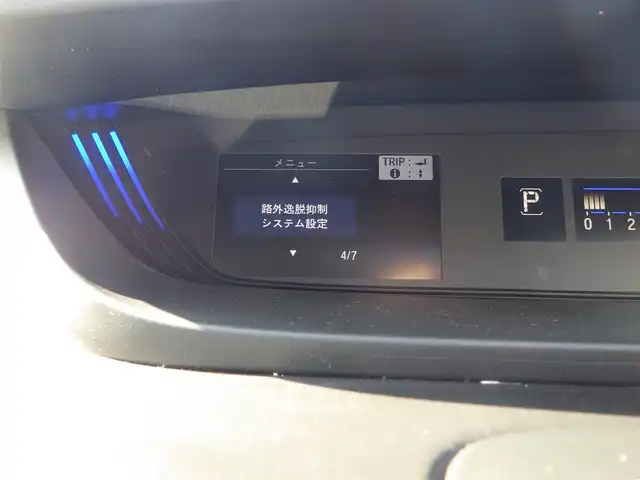 ホンダ フリード＋ クロスター ホンダセンシング 千葉県 2020(令2)年 4.9万km シーグラスブルーパール ホンダセンシング/・衝突軽減ブレーキ（CMBS）/・車線維持支援システム（LKAS）/・アダプティブクルーズコントロール（ACC）/・後方誤発進抑制機能/・誤発進抑制機能/両側パワースライドドア/ハーフレザーシート/純正メモリーナビ/地デジTV/【DVD/CD再生機能　Bluetooth接続】/バックカメラ/ドライブレコーダー（前後撮影）/革巻きステアリング/ETC/LEDヘッドライト/フォグライト/ウインカーミラー/リアコーナーセンサー/純正15インチアルミホイル/Honda スマートキー