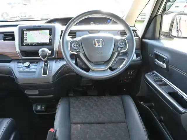 ホンダ フリード＋ クロスター ホンダセンシング 千葉県 2020(令2)年 4.9万km シーグラスブルーパール ホンダセンシング/・衝突軽減ブレーキ（CMBS）/・車線維持支援システム（LKAS）/・アダプティブクルーズコントロール（ACC）/・後方誤発進抑制機能/・誤発進抑制機能/両側パワースライドドア/ハーフレザーシート/純正メモリーナビ/地デジTV/【DVD/CD再生機能　Bluetooth接続】/バックカメラ/ドライブレコーダー（前後撮影）/革巻きステアリング/ETC/LEDヘッドライト/フォグライト/ウインカーミラー/リアコーナーセンサー/純正15インチアルミホイル/Honda スマートキー