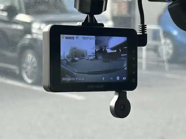 トヨタ アイシス プラタナ Vセレクション 大阪府 2013(平25)年 8.2万km グレーメタリック ワンオーナー/トヨタ純正7インチＳＤナビ（NSZT-W6２S）/・バックカメラ/・フルセグＴＶ/・ＣＤ/ＤＶＤ/ＢＴ/・ＡＭ/ＦＭ/両側パワースライドドア/ビルトインＥＴＣ/前方ドライブレコーダー（ＦＨＤ－１０８０Ｐ）/純正フロアマット/純正15インチアルミホイール/オートライト/フロントフォグランプ/電格ミラー/革巻きステアリング/スマートキー/プッシュスタート/保証書