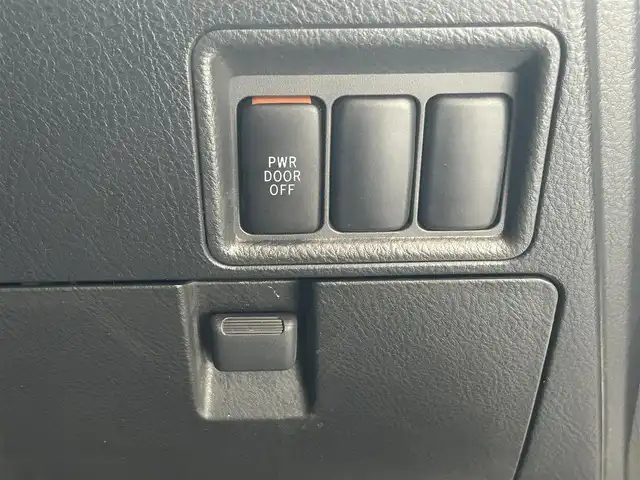 トヨタ アイシス プラタナ Vセレクション 大阪府 2013(平25)年 8.2万km グレーメタリック ワンオーナー/トヨタ純正7インチＳＤナビ（NSZT-W6２S）/・バックカメラ/・フルセグＴＶ/・ＣＤ/ＤＶＤ/ＢＴ/・ＡＭ/ＦＭ/両側パワースライドドア/ビルトインＥＴＣ/前方ドライブレコーダー（ＦＨＤ－１０８０Ｐ）/純正フロアマット/純正15インチアルミホイール/オートライト/フロントフォグランプ/電格ミラー/革巻きステアリング/スマートキー/プッシュスタート/保証書