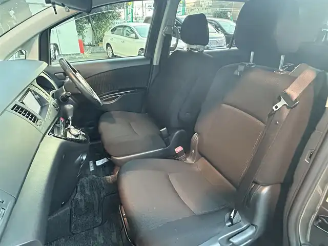 トヨタ アイシス プラタナ Vセレクション 大阪府 2013(平25)年 8.2万km グレーメタリック ワンオーナー/トヨタ純正7インチＳＤナビ（NSZT-W6２S）/・バックカメラ/・フルセグＴＶ/・ＣＤ/ＤＶＤ/ＢＴ/・ＡＭ/ＦＭ/両側パワースライドドア/ビルトインＥＴＣ/前方ドライブレコーダー（ＦＨＤ－１０８０Ｐ）/純正フロアマット/純正15インチアルミホイール/オートライト/フロントフォグランプ/電格ミラー/革巻きステアリング/スマートキー/プッシュスタート/保証書