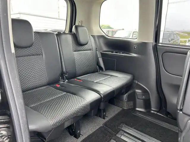 日産 セレナ ハイウェイスターVセレクションⅡ 佐賀県 2018(平30)年 8.2万km ダイヤモンドブラック ワンオーナー/純正９型ナビ/・フルセグTV/CD/DVD/Bluetooth/アラウンドビューモニター/フリップダウンモニター/両側パワースライドドア/コーナーセンサー/ドライブレコーダー/エマージェンシーブレーキ/・速度標識標示/・道路標識標示/・ふらつき警報/クルーズコントロール/純正LEDヘッドライト/純正16インチアルミホイール/純正フロアマット/ETC/新車保証書/取扱説明書/スペアキー1本