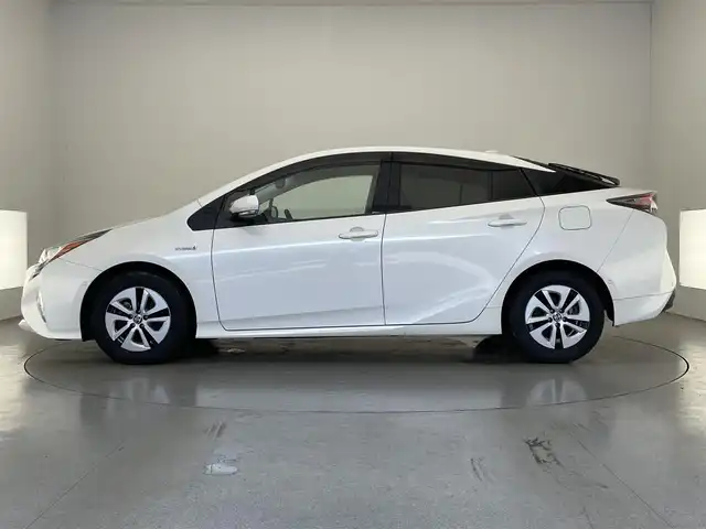 トヨタ プリウス A 愛知県 2018(平30)年 7.8万km ホワイトパールクリスタルシャイン 純正９型ナビ　フルセグＴＶ　Ｂｌｕｅｔｏｏｔｈ　ＨＵＤ　バックカメラ　ＥＴＣ　純正ドラレコ　トヨタセーフティセンス　レーダークルコン　ＬＥＤヘッドライト　衝突被害軽減　プッシュスタート　ＢＳＭ　禁煙車