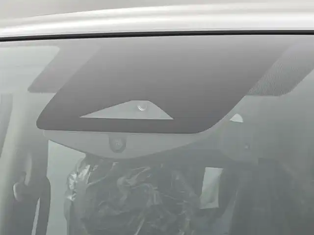 日産 セレナ e－パワー ハイウェイスター V 群馬県 2025(令7)年 0.1千km プリズムホワイト 登録済未使用車　フリップダウンモニター　純正１２．３インチナビ　アラウンドビューモニター　プロパイロット　両側パワースライドドア　ワイヤレス充電器　ＢＳＭ　純正１６インチＡＷ　デジタルミラー　ＥＴＣ