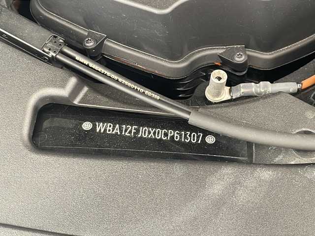 ＢＭＷ ＢＭＷ ５２３ｉ エクスクルーシブ 福井県 2024(令6)年 2.2万km サファイアブラックP 純正12.3インチカーブディスプレイ/トップビュー＋サイドビューカメラ/ドライビングアシストプロフェッショナル/・高速道路渋滞時ハンズオフアシスト/・アクティブクルーズコントロール/・ステアリング＆レーンコントロールアシスト/・レーンディパーチャーウォーニング/・レーンキーピングアシスト/・レーンチェンジアシスト/・衝突回避・被害軽減ブレーキ/・クロストラフィックウォーニング/・エマージェンシーストップアシスト/・パーキングアシストプロフェッショナル/BMWドライブレコーダー/ETC/BMWヘッドアップディスプレイ/BMWアイコニックグローヘッドライト/・アダプティブLEDヘッドライト/・コーナリングライト/・デイタイムランニングライト/・ハイビームアシスタント/・オートライト/雨滴感知オートワイパー/ウェルカムライト/オートマチックテールゲート（フットオープン・クローズ付）/社外ブラックグリル（純正グリル車載）/BMWデジタルキー