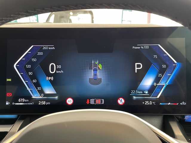 ＢＭＷ ＢＭＷ ５２３ｉ エクスクルーシブ 福井県 2024(令6)年 2.2万km サファイアブラックP 純正12.3インチカーブディスプレイ/トップビュー＋サイドビューカメラ/ドライビングアシストプロフェッショナル/・高速道路渋滞時ハンズオフアシスト/・アクティブクルーズコントロール/・ステアリング＆レーンコントロールアシスト/・レーンディパーチャーウォーニング/・レーンキーピングアシスト/・レーンチェンジアシスト/・衝突回避・被害軽減ブレーキ/・クロストラフィックウォーニング/・エマージェンシーストップアシスト/・パーキングアシストプロフェッショナル/BMWドライブレコーダー/ETC/BMWヘッドアップディスプレイ/BMWアイコニックグローヘッドライト/・アダプティブLEDヘッドライト/・コーナリングライト/・デイタイムランニングライト/・ハイビームアシスタント/・オートライト/雨滴感知オートワイパー/ウェルカムライト/オートマチックテールゲート（フットオープン・クローズ付）/社外ブラックグリル（純正グリル車載）/BMWデジタルキー