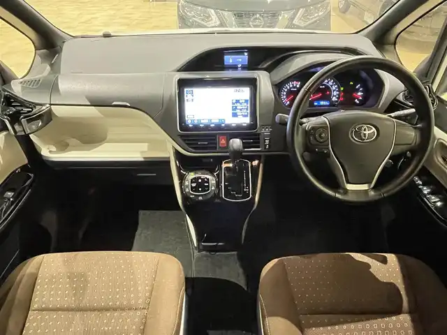 トヨタ ノア G 埼玉県 2020(令2)年 5万km ラグジュアリーホワイトパールクリスタルシャインガラスフレーク ワンオーナー/純正９型ナビTV/バックカメラ/前席シートヒーター/両側パワースライドドア/ビルトインETC 2.0/レーダークルーズコントロール/LEDヘッドライト/USBポートｘ２/前後ドラレコ/プッシュスタート/スマートキー/オートライト/オートハイビーム/セーフティセンス/横滑り防止装置/保証書付整備手帳/取扱説明書