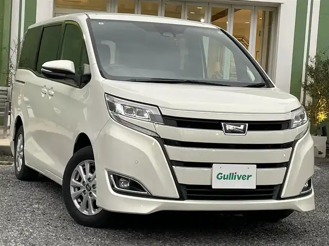 トヨタ ノア G 埼玉県 2020(令2)年 5万km ラグジュアリーホワイトパールクリスタルシャインガラスフレーク ワンオーナー/純正９型ナビTV/バックカメラ/前席シートヒーター/両側パワースライドドア/ビルトインETC 2.0/レーダークルーズコントロール/LEDヘッドライト/USBポートｘ２/前後ドラレコ/プッシュスタート/スマートキー/オートライト/オートハイビーム/セーフティセンス/横滑り防止装置/保証書付整備手帳/取扱説明書