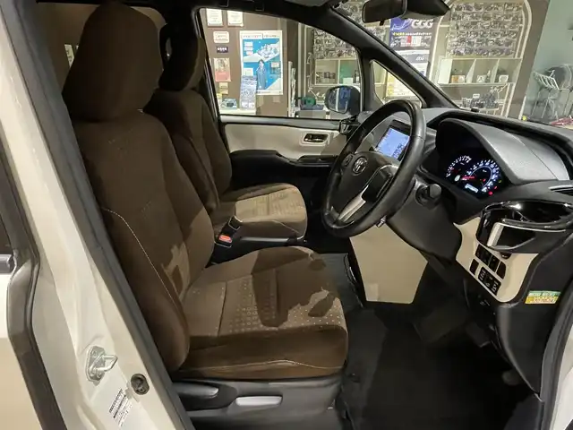 トヨタ ノア G 埼玉県 2020(令2)年 5万km ラグジュアリーホワイトパールクリスタルシャインガラスフレーク ワンオーナー/純正９型ナビTV/バックカメラ/前席シートヒーター/両側パワースライドドア/ビルトインETC 2.0/レーダークルーズコントロール/LEDヘッドライト/USBポートｘ２/前後ドラレコ/プッシュスタート/スマートキー/オートライト/オートハイビーム/セーフティセンス/横滑り防止装置/保証書付整備手帳/取扱説明書