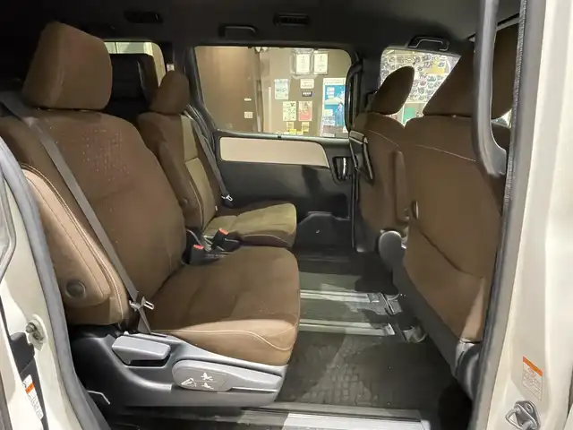 トヨタ ノア G 埼玉県 2020(令2)年 5万km ラグジュアリーホワイトパールクリスタルシャインガラスフレーク ワンオーナー/純正９型ナビTV/バックカメラ/前席シートヒーター/両側パワースライドドア/ビルトインETC 2.0/レーダークルーズコントロール/LEDヘッドライト/USBポートｘ２/前後ドラレコ/プッシュスタート/スマートキー/オートライト/オートハイビーム/セーフティセンス/横滑り防止装置/保証書付整備手帳/取扱説明書