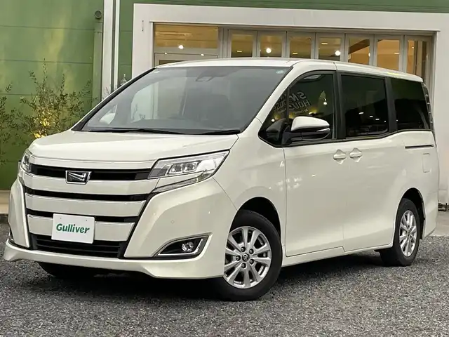 トヨタ ノア G 埼玉県 2020(令2)年 5万km ラグジュアリーホワイトパールクリスタルシャインガラスフレーク ワンオーナー/純正９型ナビTV/バックカメラ/前席シートヒーター/両側パワースライドドア/ビルトインETC 2.0/レーダークルーズコントロール/LEDヘッドライト/USBポートｘ２/前後ドラレコ/プッシュスタート/スマートキー/オートライト/オートハイビーム/セーフティセンス/横滑り防止装置/保証書付整備手帳/取扱説明書