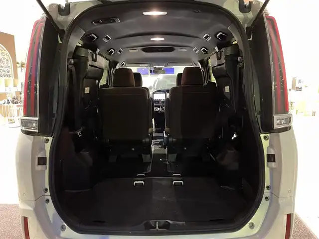 トヨタ ノア G 埼玉県 2020(令2)年 5万km ラグジュアリーホワイトパールクリスタルシャインガラスフレーク ワンオーナー/純正９型ナビTV/バックカメラ/前席シートヒーター/両側パワースライドドア/ビルトインETC 2.0/レーダークルーズコントロール/LEDヘッドライト/USBポートｘ２/前後ドラレコ/プッシュスタート/スマートキー/オートライト/オートハイビーム/セーフティセンス/横滑り防止装置/保証書付整備手帳/取扱説明書