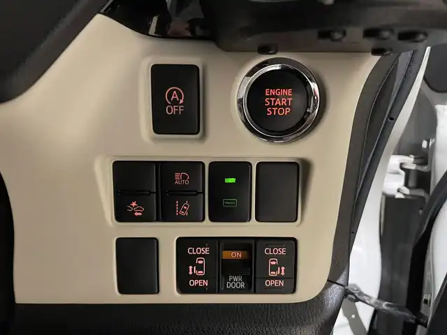 トヨタ ノア G 埼玉県 2020(令2)年 5万km ラグジュアリーホワイトパールクリスタルシャインガラスフレーク ワンオーナー/純正９型ナビTV/バックカメラ/前席シートヒーター/両側パワースライドドア/ビルトインETC 2.0/レーダークルーズコントロール/LEDヘッドライト/USBポートｘ２/前後ドラレコ/プッシュスタート/スマートキー/オートライト/オートハイビーム/セーフティセンス/横滑り防止装置/保証書付整備手帳/取扱説明書