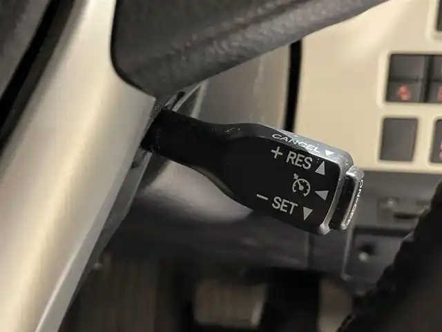 トヨタ ノア G 埼玉県 2020(令2)年 5万km ラグジュアリーホワイトパールクリスタルシャインガラスフレーク ワンオーナー/純正９型ナビTV/バックカメラ/前席シートヒーター/両側パワースライドドア/ビルトインETC 2.0/レーダークルーズコントロール/LEDヘッドライト/USBポートｘ２/前後ドラレコ/プッシュスタート/スマートキー/オートライト/オートハイビーム/セーフティセンス/横滑り防止装置/保証書付整備手帳/取扱説明書