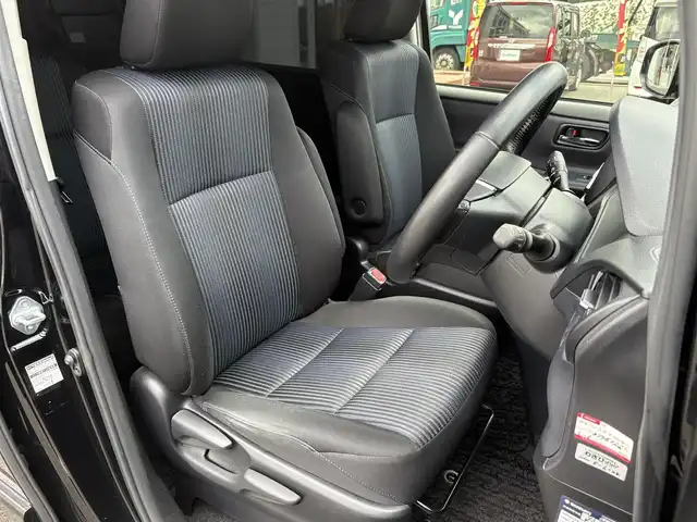 トヨタ ヴォクシー ZS 煌 山口県 2015(平27)年 9.2万km ブラック アルパイン 9型SDナビ/フルセグTV CD DVD BT/アルパイン フリップダウンモニター/バックカメラ/両側パワースライドドア/ETC/ルームミラー一体式ドラレコ/LEDオートヘッドライト/フォグライト/スマートキー 2個/ステアリングリモコン/横滑り防止/保証書 取説 ナビ取説/禁煙車