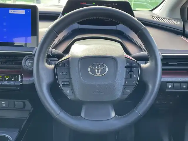 トヨタ プリウス Z 和歌山県 2023(令5)年 2.8万km アティチュードブラックマイカ 純正12.3インチコネクティッドナビ/フルセグTV/Bluetooth/全周囲カメラ/ビルトインETC2.0/デジタルインナーミラー/前後ドライブレコーダー/置くだけ充電/モデリスタエアロ（ネオアドバンススタイル）/トヨタセーフティセンス/レーダークルーズコントロール/BSM/革巻きステアリング/ステアリングスイッチ/ステアリングヒーター/レザーシート/前席シートヒーター/前席シートベンチレーション/運転席パワーシート/シートメモリー2/電動リアゲート/電動パーキング/オートブレーキホール祖/LEDヘッドライト/オートライト/オートハイビーム/プッシュスタート/スマートキー/保証書