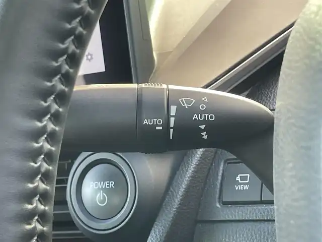 トヨタ プリウス Z 和歌山県 2023(令5)年 2.8万km アティチュードブラックマイカ 純正12.3インチコネクティッドナビ/フルセグTV/Bluetooth/全周囲カメラ/ビルトインETC2.0/デジタルインナーミラー/前後ドライブレコーダー/置くだけ充電/モデリスタエアロ（ネオアドバンススタイル）/トヨタセーフティセンス/レーダークルーズコントロール/BSM/革巻きステアリング/ステアリングスイッチ/ステアリングヒーター/レザーシート/前席シートヒーター/前席シートベンチレーション/運転席パワーシート/シートメモリー2/電動リアゲート/電動パーキング/オートブレーキホール祖/LEDヘッドライト/オートライト/オートハイビーム/プッシュスタート/スマートキー/保証書