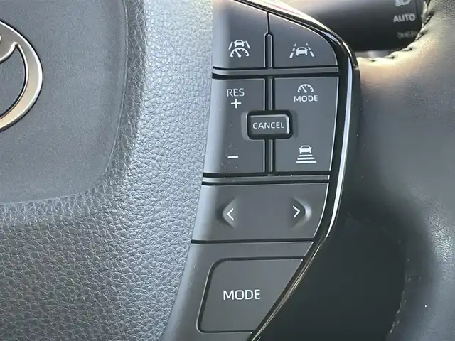 トヨタ プリウス Z 和歌山県 2023(令5)年 2.8万km アティチュードブラックマイカ 純正12.3インチコネクティッドナビ/フルセグTV/Bluetooth/全周囲カメラ/ビルトインETC2.0/デジタルインナーミラー/前後ドライブレコーダー/置くだけ充電/モデリスタエアロ（ネオアドバンススタイル）/トヨタセーフティセンス/レーダークルーズコントロール/BSM/革巻きステアリング/ステアリングスイッチ/ステアリングヒーター/レザーシート/前席シートヒーター/前席シートベンチレーション/運転席パワーシート/シートメモリー2/電動リアゲート/電動パーキング/オートブレーキホール祖/LEDヘッドライト/オートライト/オートハイビーム/プッシュスタート/スマートキー/保証書