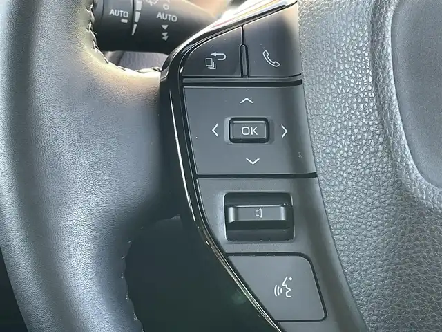 トヨタ プリウス Z 和歌山県 2023(令5)年 2.8万km アティチュードブラックマイカ 純正12.3インチコネクティッドナビ/フルセグTV/Bluetooth/全周囲カメラ/ビルトインETC2.0/デジタルインナーミラー/前後ドライブレコーダー/置くだけ充電/モデリスタエアロ（ネオアドバンススタイル）/トヨタセーフティセンス/レーダークルーズコントロール/BSM/革巻きステアリング/ステアリングスイッチ/ステアリングヒーター/レザーシート/前席シートヒーター/前席シートベンチレーション/運転席パワーシート/シートメモリー2/電動リアゲート/電動パーキング/オートブレーキホール祖/LEDヘッドライト/オートライト/オートハイビーム/プッシュスタート/スマートキー/保証書