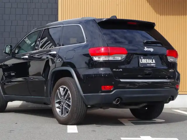 クライスラー・ジープ ジープ グランドチェロキー LTD 埼玉県 2020(令2)年 4.5万km ダイヤモンドブラッククリスタル ワンオーナー/ブラックレザーシート/アダプティブクルーズコントロール/CarPlay/パークセンサー/ブラインドスポットモニター/フロント/バックカメラ/純正ナビ/ドラレコ/ETC/Bluetooth/フルセグTV/全席シートヒーター/ベンチレーション/ステアリングヒーター/シートポジションメモリー機能