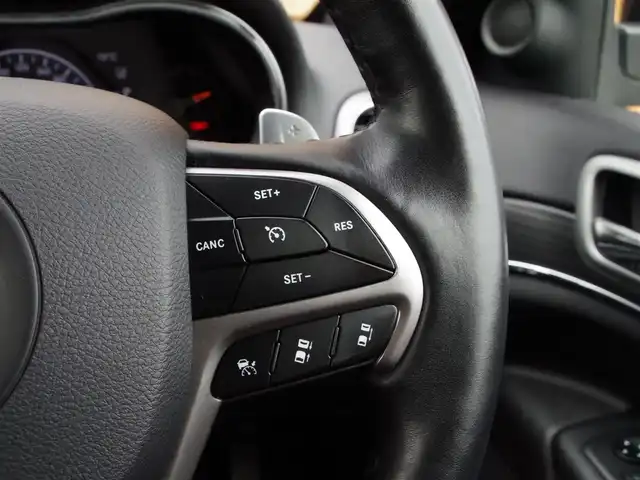 クライスラー・ジープ ジープ グランドチェロキー LTD 埼玉県 2020(令2)年 4.5万km ダイヤモンドブラッククリスタル ワンオーナー/ブラックレザーシート/アダプティブクルーズコントロール/CarPlay/パークセンサー/ブラインドスポットモニター/フロント/バックカメラ/純正ナビ/ドラレコ/ETC/Bluetooth/フルセグTV/全席シートヒーター/ベンチレーション/ステアリングヒーター/シートポジションメモリー機能