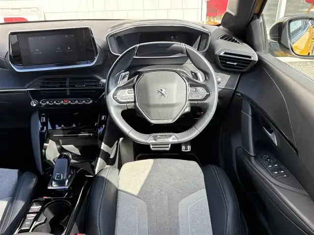 プジョー ２０８ GT ライン 山口県 2021(令3)年 6.9万km 黄Ⅱ USB/BT/iPod/AppleCarPlay/AndroidAuto/FM//AM/ETC/バックカメラ/オートライト/クルーズコントロール/前方ドライブレコーダー/レーンパーキングアシスト/コーナーセンサー/ドライブモード/電動格納ミラー