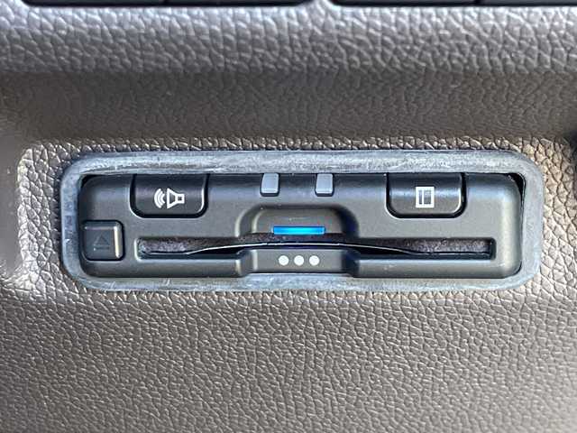 ホンダ フリード G 神奈川県 2022(令4)年 2万km プラチナホワイトパール 純正SDナビ/Bluetooth・CD・SD・USB/両側パワースライドドア/ホンダセンシング/クルーズコントロール/前側ドライブレコーダー/バックカメラ/シートヒーター/ETC/スマートキー/LEDヘッドライト/オートライト/レーンキープアシスト/横滑り防止装置/衝突被害軽減システム/保証書