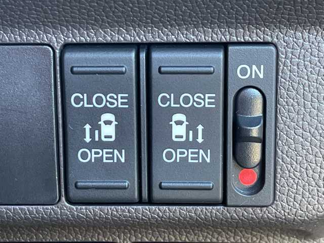 ホンダ フリード G 神奈川県 2022(令4)年 2万km プラチナホワイトパール 純正SDナビ/Bluetooth・CD・SD・USB/両側パワースライドドア/ホンダセンシング/クルーズコントロール/前側ドライブレコーダー/バックカメラ/シートヒーター/ETC/スマートキー/LEDヘッドライト/オートライト/レーンキープアシスト/横滑り防止装置/衝突被害軽減システム/保証書